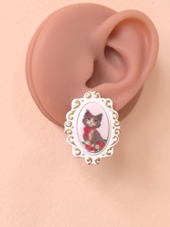 Meowdeline Vintage Frame (white)